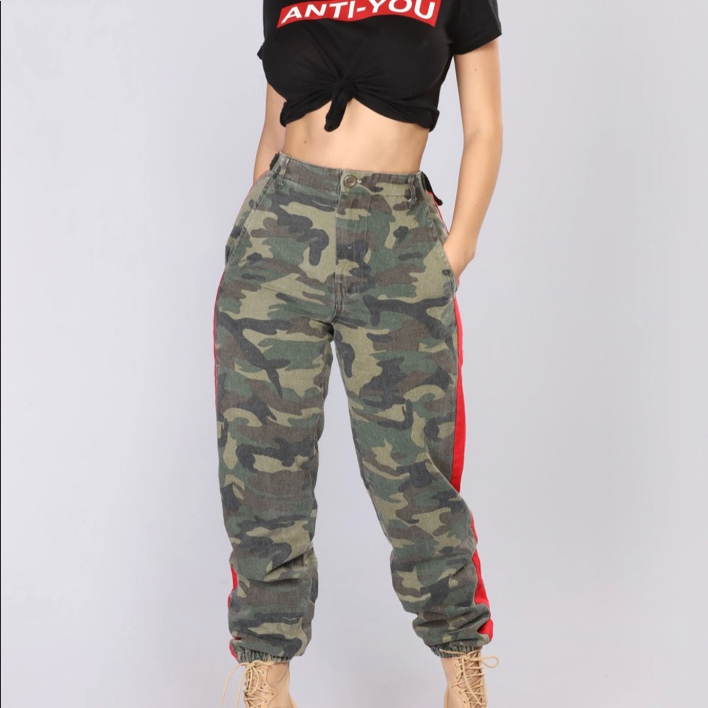 Fashion Nova Count On Me Joggers - Camo/Red Sz S